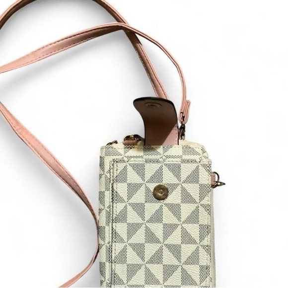 Like New Crossbody Wallet - Picture 2 of 4